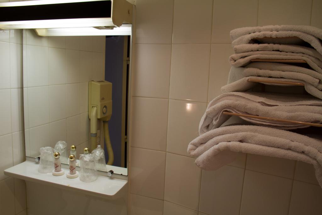 Hotel Du Trosy Clamart Esterno foto
